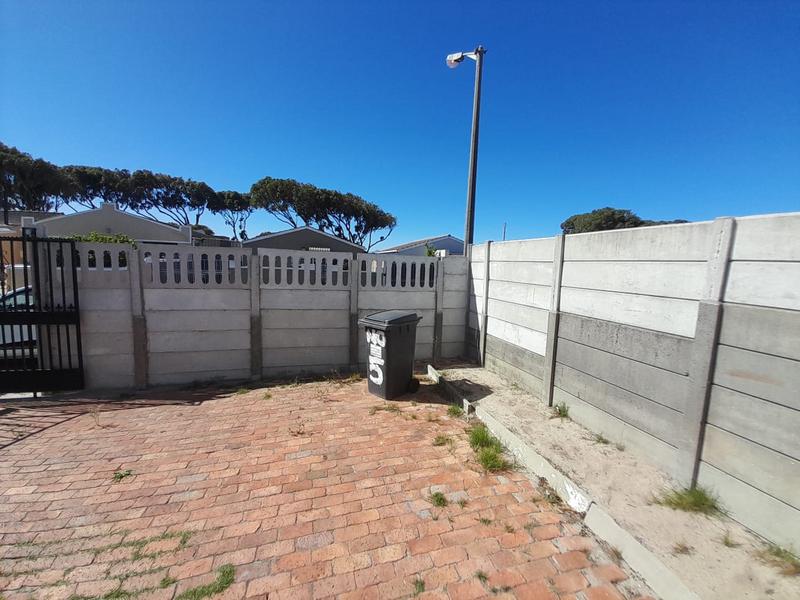 2 Bedroom Property for Sale in Portlands Western Cape